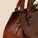 Classic Black Leather Handbag: Timeless Design for Business Meetings - Image 4